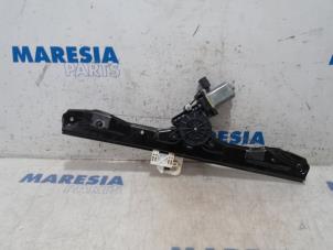 Used Window mechanism 4-door, front right Fiat Panda (312) 0.9 TwinAir Turbo 80 Price € 50,00 Margin scheme offered by Maresia Parts