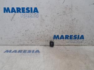 Used Electric window switch Fiat Panda (312) 0.9 TwinAir Turbo 80 Price € 10,00 Margin scheme offered by Maresia Parts