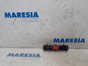Usagé Commutateur éclairage d'urgence Fiat Ducato (250) 3.0 140 Natural Power Prix € 42,35 Prix TTC proposé par Maresia Parts