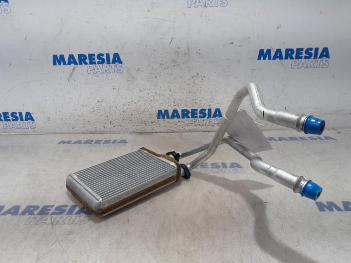 Używane Grzejnik Peugeot 308 (L3/L8/LB/LH/LP) 1.2 12V e-THP PureTech 110 Cena € 70,00 Procedura marży oferowane przez Maresia Parts