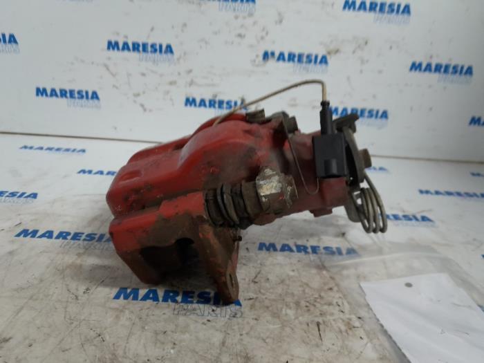 Rear brake calliper, left from a Alfa Romeo MiTo (955) 1.3 JTDm 16V Eco 2011
