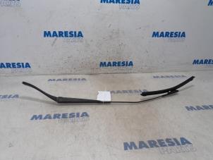 Used Front wiper arm Alfa Romeo MiTo (955) 1.3 JTDm 16V Eco Price € 15,00 Margin scheme offered by Maresia Parts