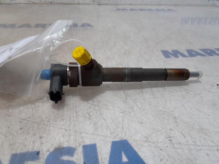 Injector (diesel) from a Fiat Doblo Cargo (263) 1.6 D Multijet 2016