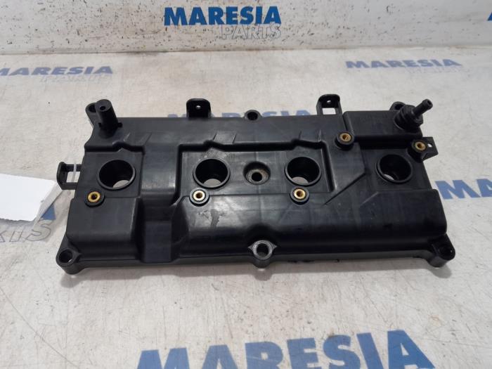 Usagé Couvercle soupapes Renault Scénic III (JZ) 2.0 16V CVT Prix € 75,00 Règlement à la marge proposé par Maresia Parts