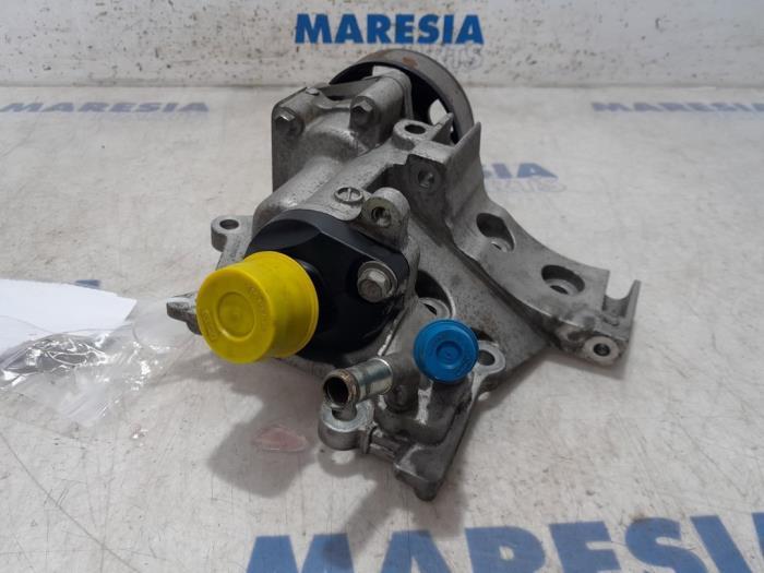Vattenpump från en Renault Scénic III (JZ) 2.0 16V CVT 2010