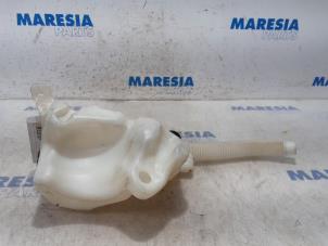 Used Front windscreen washer reservoir Peugeot Partner (GC/GF/GG/GJ/GK) 1.6 HDI 75 Phase 1 Price € 30,25 Inclusive VAT offered by Maresia Parts