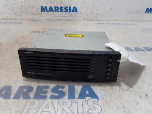 Used CD changer Peugeot 307 CC (3B) 1.6 16V Price € 50,00 Margin scheme offered by Maresia Parts