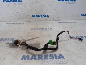 Used Ignition lock + key Peugeot 307 CC (3B) 1.6 16V Price € 75,00 Margin scheme offered by Maresia Parts