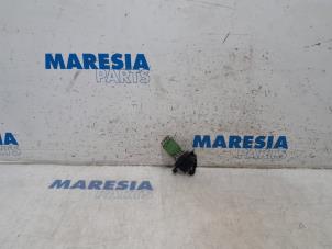 Used Heater resistor Citroen Jumper (U9) 2.2 HDi 120 Euro 4 Price € 24,20 Inclusive VAT offered by Maresia Parts