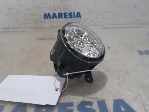 Usados Luz antiniebla derecha delante Ford Transit 2.2 TDCi 16V Precio € 30,25 IVA incluido ofrecido por Maresia Parts
