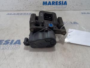 Used Rear brake calliper, right Citroen Berlingo 1.6 BlueHDI 100 Price € 90,75 Inclusive VAT offered by Maresia Parts