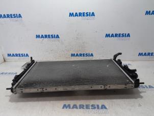 Used Radiator Renault Scénic III (JZ) 2.0 16V CVT Price € 70,00 Margin scheme offered by Maresia Parts
