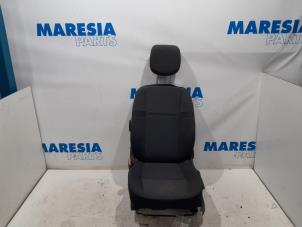 Used Seat, left Renault Scénic III (JZ) 2.0 16V CVT Price € 105,00 Margin scheme offered by Maresia Parts