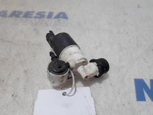Used Windscreen washer pump Citroen C4 Grand Picasso (3A) 1.6 HDiF, Blue HDi 115 Price € 10,00 Margin scheme offered by Maresia Parts