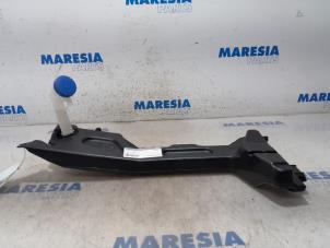 Used Front windscreen washer reservoir Citroen C4 Grand Picasso (3A) 1.6 HDiF, Blue HDi 115 Price € 25,00 Margin scheme offered by Maresia Parts