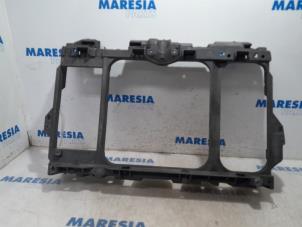 Usados Panel frontal Peugeot 508 SW (8E/8U) 1.6 THP 16V Precio € 85,00 Norma de margen ofrecido por Maresia Parts