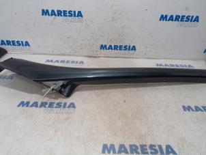 Used A-pillar cover, left Renault Scénic III (JZ) 2.0 16V CVT Price € 70,00 Margin scheme offered by Maresia Parts