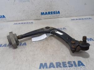 Used Front lower wishbone, right Peugeot 508 SW (8E/8U) 1.6 THP 16V Price € 50,00 Margin scheme offered by Maresia Parts