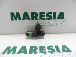 Gebrauchte Injektor (Benzineinspritzung) Renault Espace (JE) 2.0i RTE,RXE Preis € 30,00 Margenregelung angeboten von Maresia Parts
