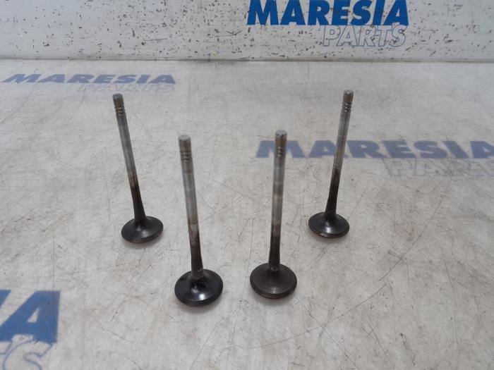 Gebrauchte Auspuffventil Citroen C4 Grand Picasso (3A) 1.6 BlueHDI 120 Preis € 40,00 Margenregelung angeboten von Maresia Parts