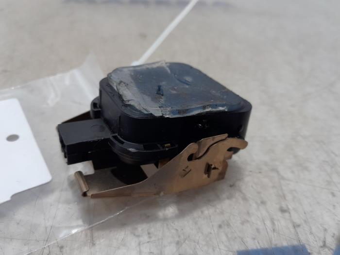 Begagnade Regnsensor Peugeot 508 SW (8E/8U) 1.6 THP 16V Pris € 20,00 Marginaltabell erbjuds av Maresia Parts