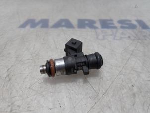 Used Injector (petrol injection) Fiat Panda (312) 0.9 TwinAir Turbo 85 Price € 25,00 Margin scheme offered by Maresia Parts