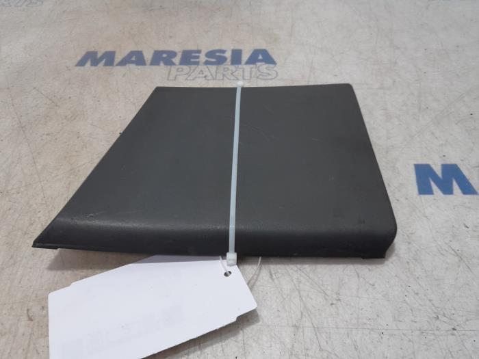 Begagnade Dekorstripe Citroen Jumper (U9) 2.2 HDi 120 Pris € 12,10 Inklusive moms erbjuds av Maresia Parts