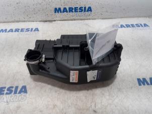 Używane Obudowa filtra powietrza Citroen C3 (SC) 1.2 VTi 82 12V Cena € 24,50 Procedura marży oferowane przez Maresia Parts