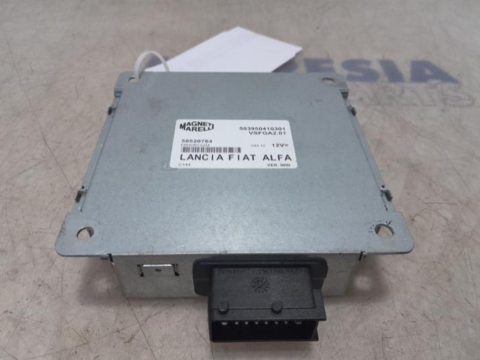 Używane Modul radiowy Alfa Romeo MiTo (955) 1.3 JTDm 16V Eco Cena € 20,00 Procedura marży oferowane przez Maresia Parts