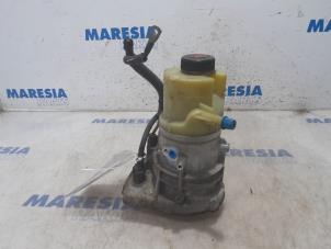 Used Power steering pump Opel Vivaro 1.6 CDTI 90 Price € 381,15 Inclusive VAT offered by Maresia Parts