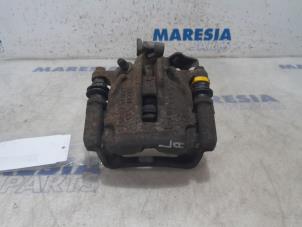 Usagé Etrier de frein (pince) arrière gauche Opel Vivaro 1.6 CDTI 90 Prix € 54,45 Prix TTC proposé par Maresia Parts