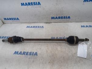Used Front drive shaft, right Peugeot 107 1.0 12V Price € 25,00 Margin scheme offered by Maresia Parts