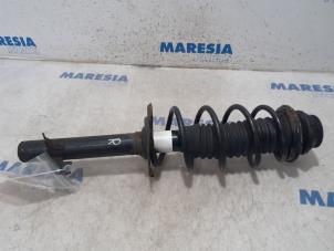 Gebrauchte Stoßdämpferstrebe rechts vorne Peugeot 107 1.0 12V Preis € 25,00 Margenregelung angeboten von Maresia Parts