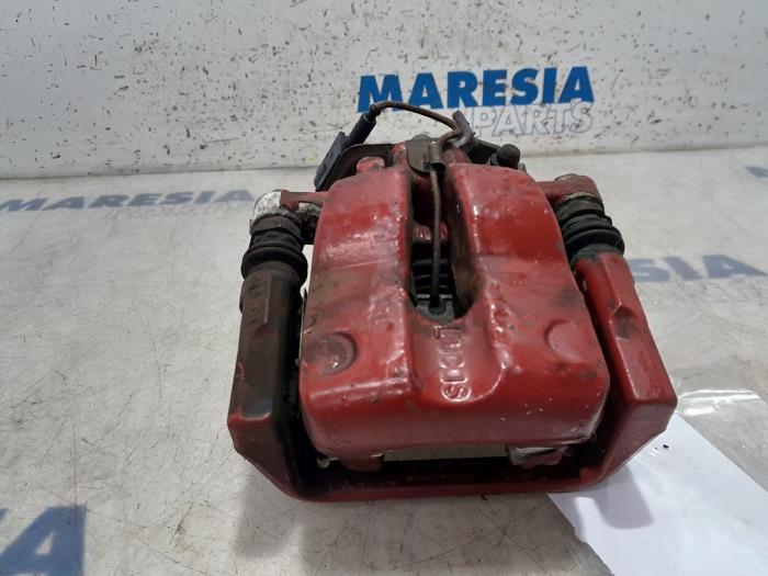 Etrier de frein (pince) arrière droit d'un Alfa Romeo MiTo (955) 1.3 JTDm 16V Eco 2012