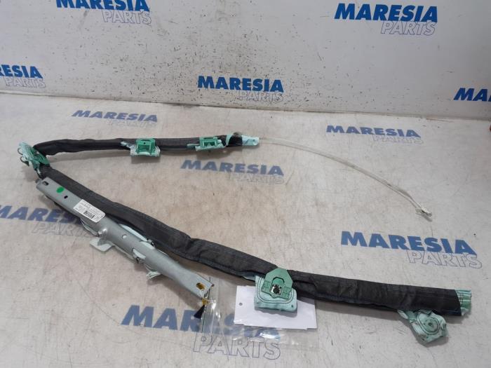 Używane Kurtyna prawa Alfa Romeo MiTo (955) 1.3 JTDm 16V Eco Cena € 40,00 Procedura marży oferowane przez Maresia Parts