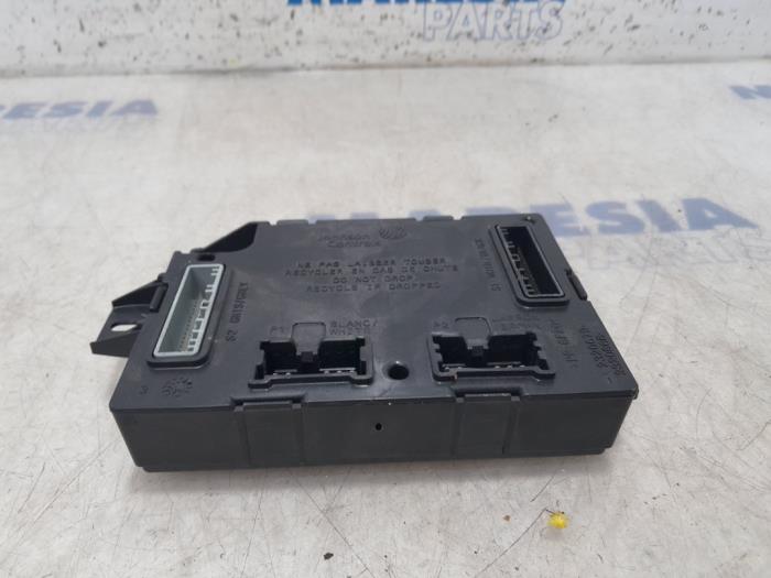 Engine management computer Opel Vivaro 1.6 CDTI 90 232066534 R9M408 BOSCH