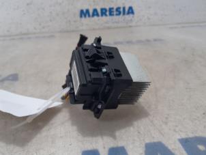 Used Heater resistor Opel Vivaro 1.6 CDTI 90 Price € 24,20 Inclusive VAT offered by Maresia Parts
