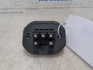 Used Sliding door switch Opel Vivaro 1.6 CDTI 90 Price € 18,15 Inclusive VAT offered by Maresia Parts