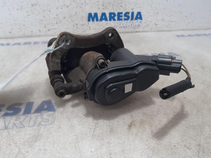 Rear brake calliper, left from a Renault Scénic III (JZ) 1.2 16V TCe 130 2013
