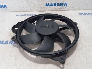 Used Fan motor Renault Scénic III (JZ) 1.2 16V TCe 130 Price € 50,00 Margin scheme offered by Maresia Parts