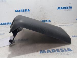 Used Rear bumper component, right Opel Vivaro 1.6 CDTi BiTurbo 125 Price € 24,20 Inclusive VAT offered by Maresia Parts