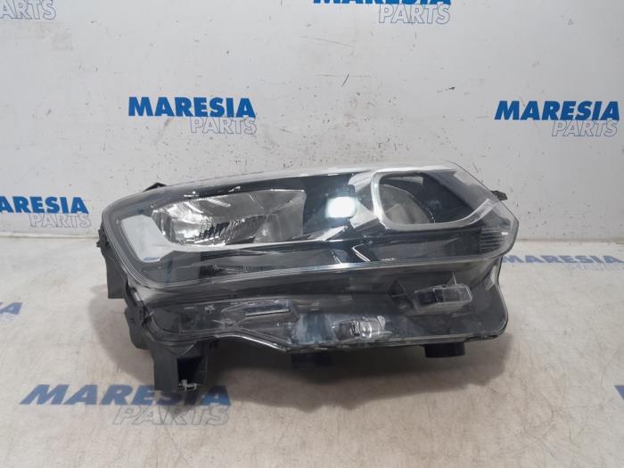 Headlight, right Citroen Berlingo 1.6 BlueHDI 100 9816824780 VALEO