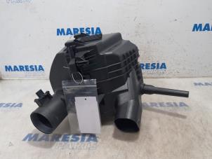 Used Air box Opel Vivaro 1.6 CDTi BiTurbo 125 Price € 90,75 Inclusive VAT offered by Maresia Parts