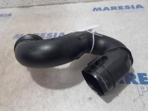 Used Air intake hose Opel Vivaro 1.6 CDTI 90 Price € 24,20 Inclusive VAT offered by Maresia Parts