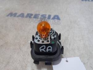 Used PCB, right taillight Renault Clio IV Estate/Grandtour (7R) 0.9 Energy TCE 12V Price € 25,00 Margin scheme offered by Maresia Parts