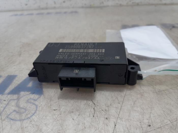 Begagnade PDC-modul Renault Scénic III (JZ) 1.2 16V TCe 130 Pris € 22,50 Marginaltabell erbjuds av Maresia Parts