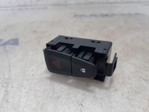 Used Panic lighting switch Renault Scénic III (JZ) 1.2 16V TCe 130 Price € 15,00 Margin scheme offered by Maresia Parts
