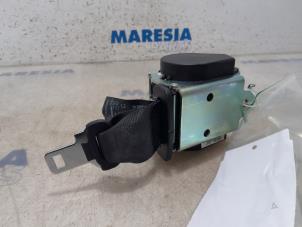 Used Rear seatbelt, centre Renault Scénic III (JZ) 1.2 16V TCe 130 Price € 35,00 Margin scheme offered by Maresia Parts
