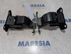 Used Set of hinges Renault Trafic (1FL/2FL/3FL/4FL) 1.6 dCi 140 Twin Turbo Price € 127,05 Inclusive VAT offered by Maresia Parts