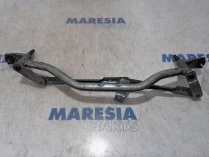 Used Wiper mechanism Renault Trafic (1FL/2FL/3FL/4FL) 1.6 dCi 140 Twin Turbo Price € 72,60 Inclusive VAT offered by Maresia Parts